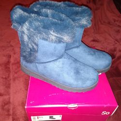 SO Adorable 😍🆕 In Box Warm Winter Furry Boots SIZE 9.5!