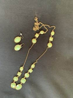 Necklace & earring set