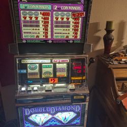 IGT S 2000 3 Reel 2 Credit Max Bet Has TITO