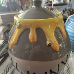 Winnie the Pooh Cookie Jar & Classic Pooh Wastebasket 