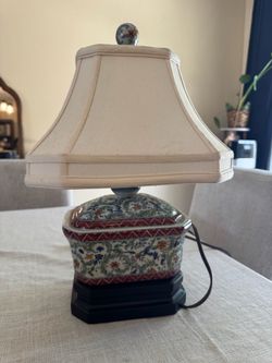 Vintage Floral Porcelain Table Lamp
