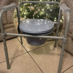 Silla De Baño Portátil Nueva !!! 