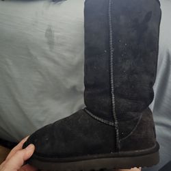 Uggs Tall LIKE New
