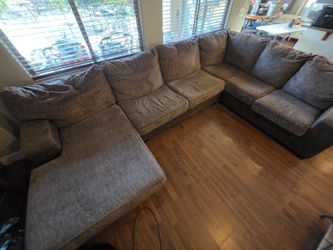 Sectional Couch Excellent Condition!!