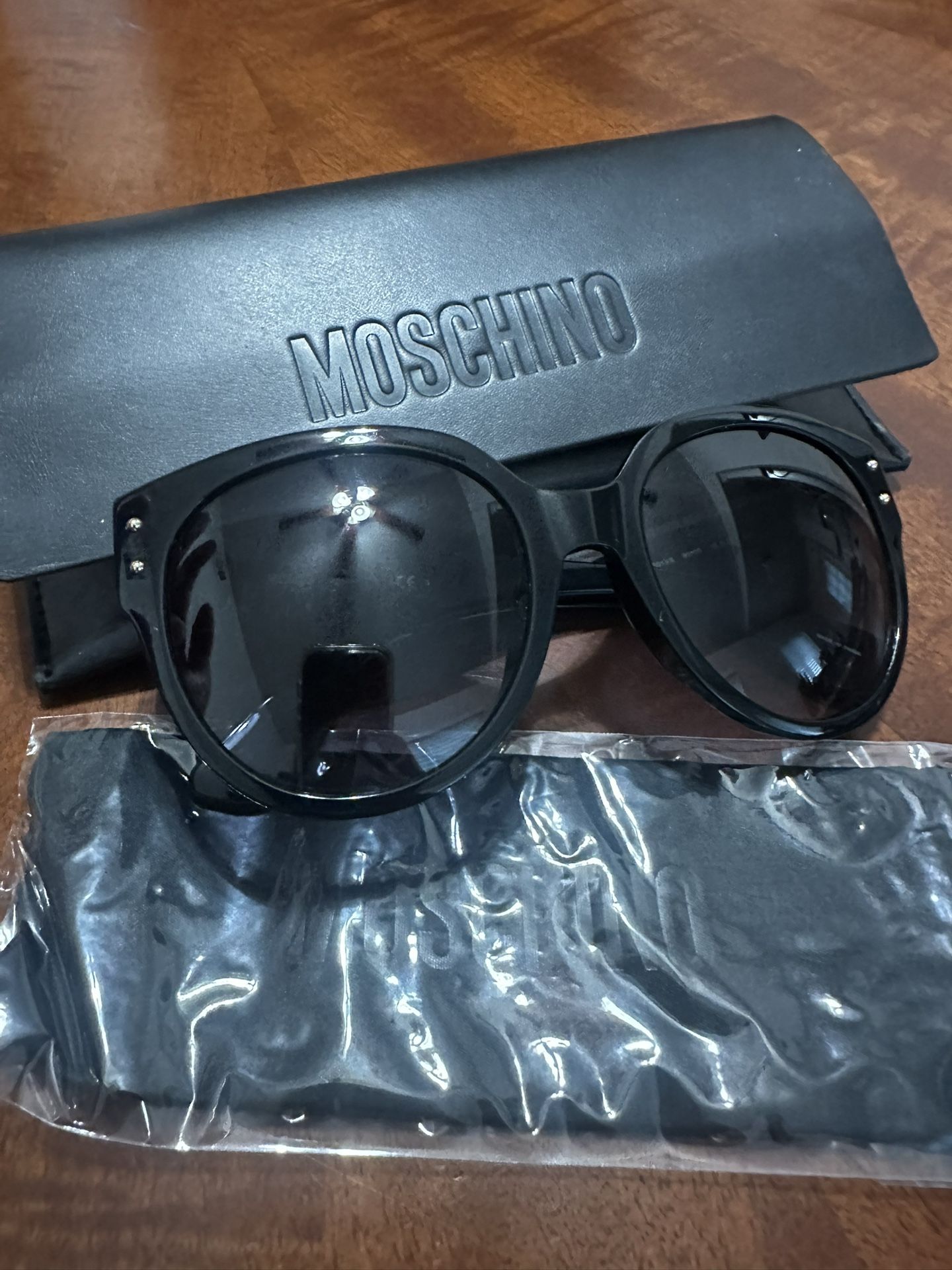 Moschino Bear Sunglasses Our second model, Huge Bartholomew Bear, is here! ? The  main image 2