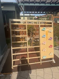 Free toddler play structure
