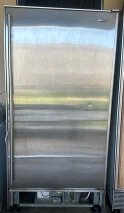 Sub-Zero 601F All Freezer 36" with ICEMAKER
