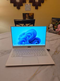 Dell XPS 13 9370 I7 Quad Core, 4K Touchscreen, 16GB RAM, 512GB - New Battery w/ Warranty