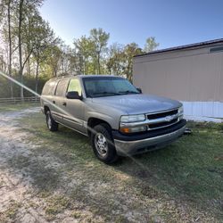 Brown 2003 Chevy Suburban 