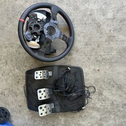 Logitech G923 Racing Wheel and Pedals