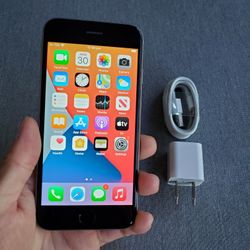 iPhone 6s - UNLOCKED - Like New  