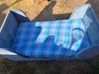 Toddler bed/couch