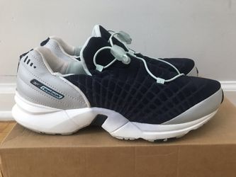 Reebok Women’s Sneakers size 6 1/2, Brand NEW! Porch Pickup or Can Ship!