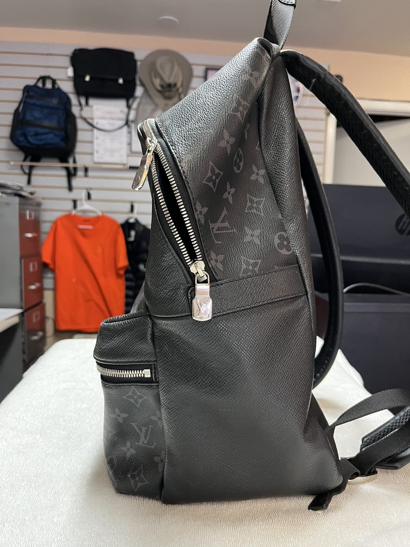 Louis Vuitton Discovery Monogram Eclipse Taiga Backpack for Sale in  Scottsdale, AZ - OfferUp