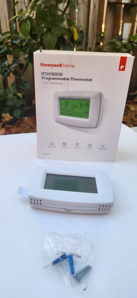 Honeywell Home - Termostato programable de pantalla táctil RTH7600D