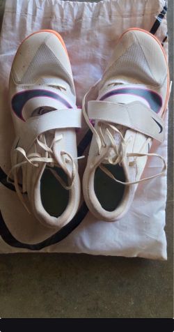 Track shoes