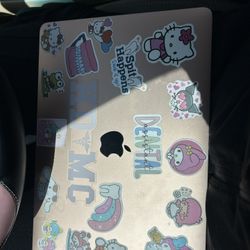 MacBook Air 13 Inch M1 Gold/Goldrose
