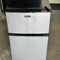 Emerson Mini Fridge/Freezer