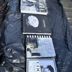 4 Books Decor/designer