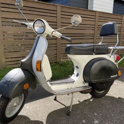 1979 Vespa P200E