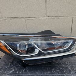 2018-2019 Hyundai Sonata Headlight Right Passenger Side Halogen