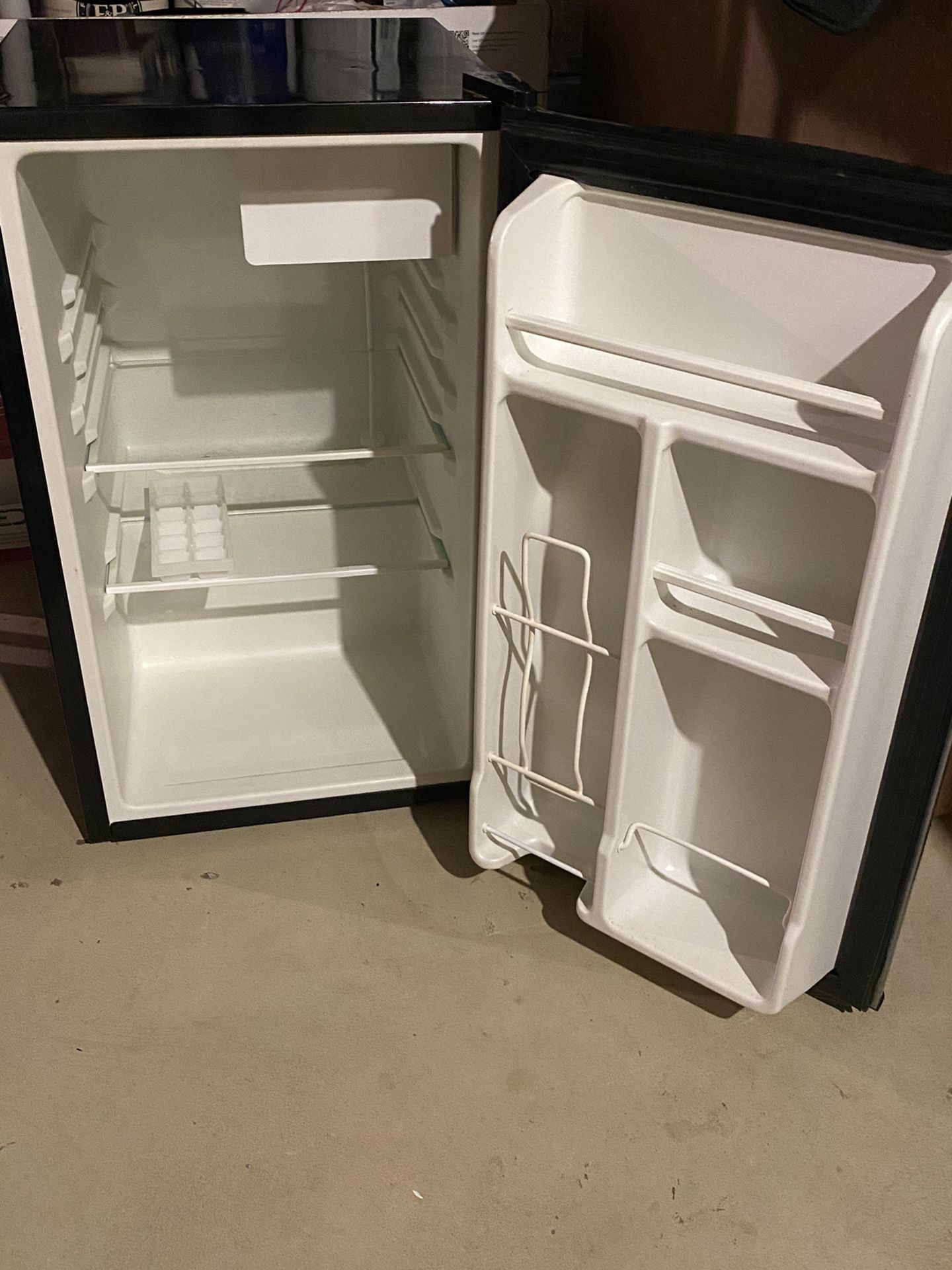 Chefmate mini fridge