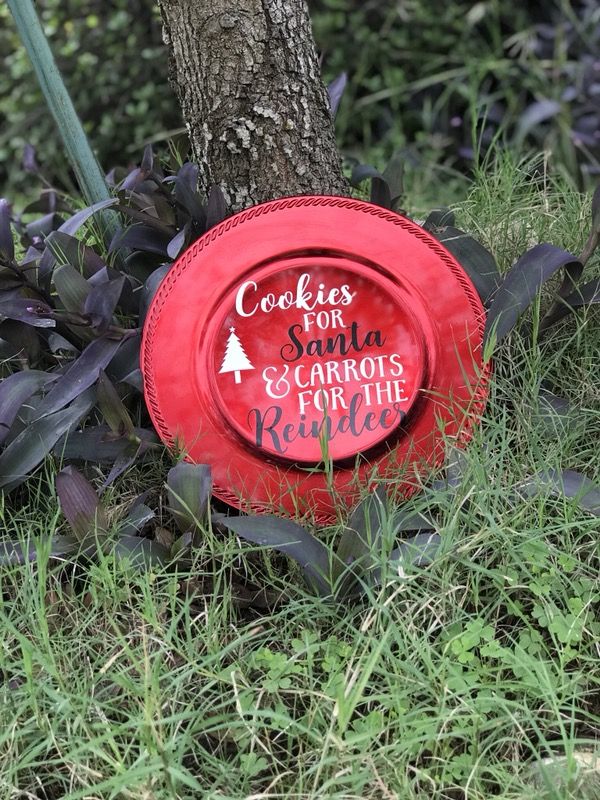 CUSTOM ORNAMENTS AND HOLIDAY PLATES