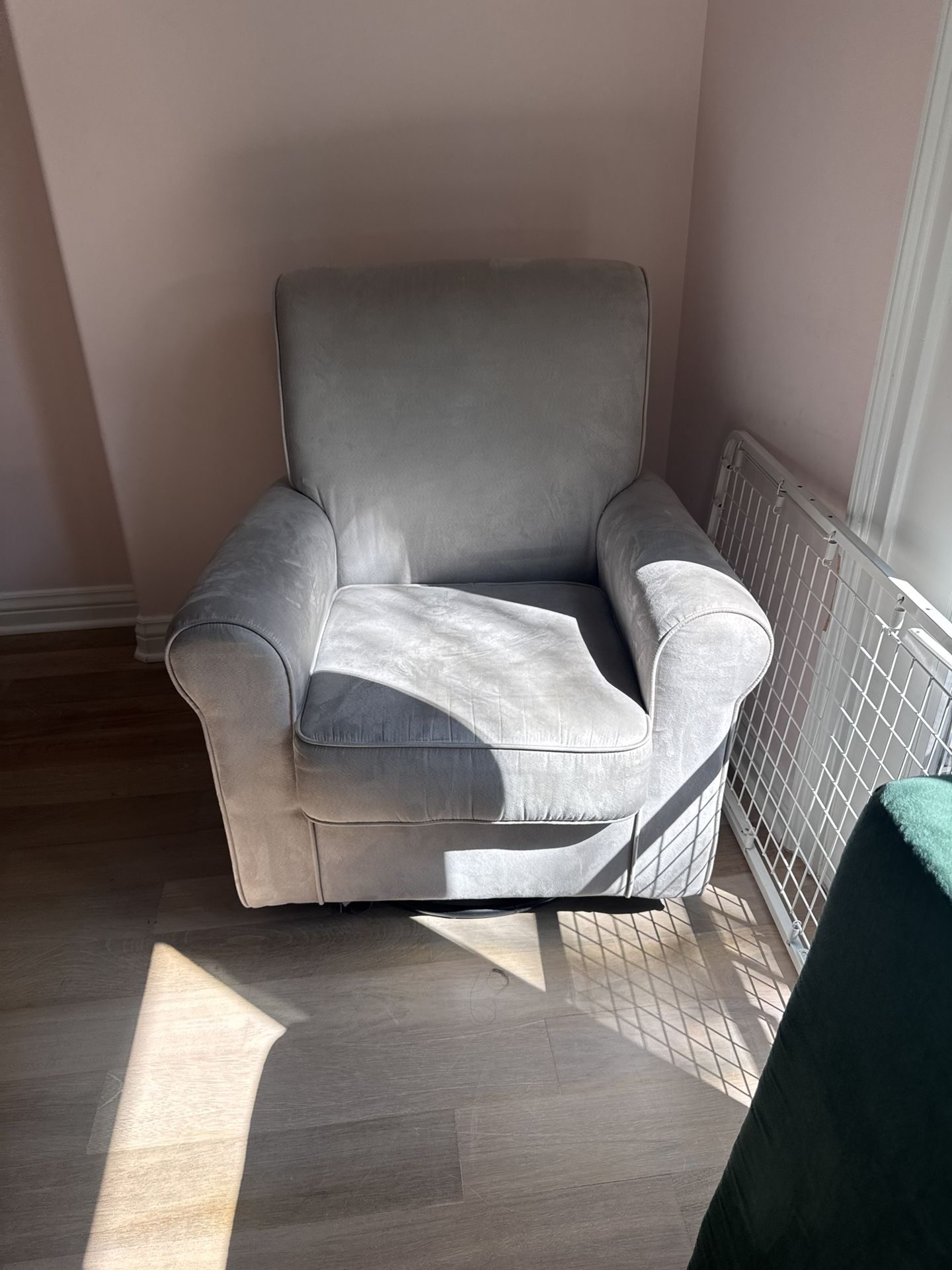 Sidebord And Rocking Chair 