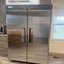 LIKE NEW TURBO AIR REFRIGERATOR