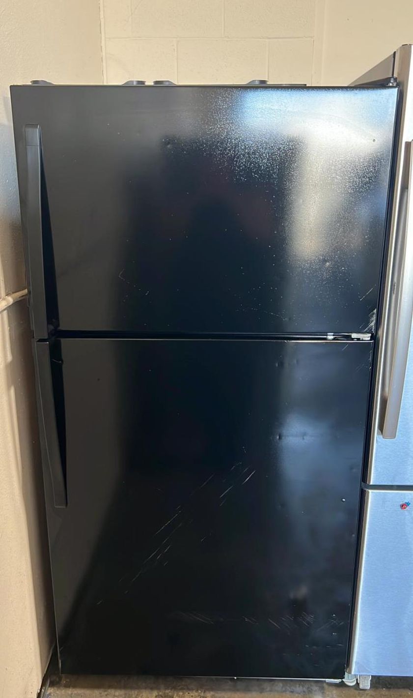 Frigidaire Top Mount Black Refrigerator Fridge
