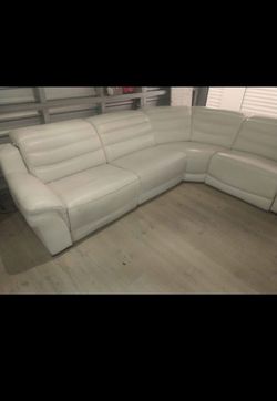 SECTIONAL GENUINE LEATHER WHITE COLOR.. DELIVERY SERVICE AVAILABLE 💥🚚💥
