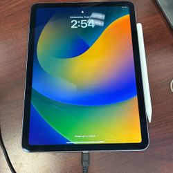 iPad Air w/ Apple Pencil