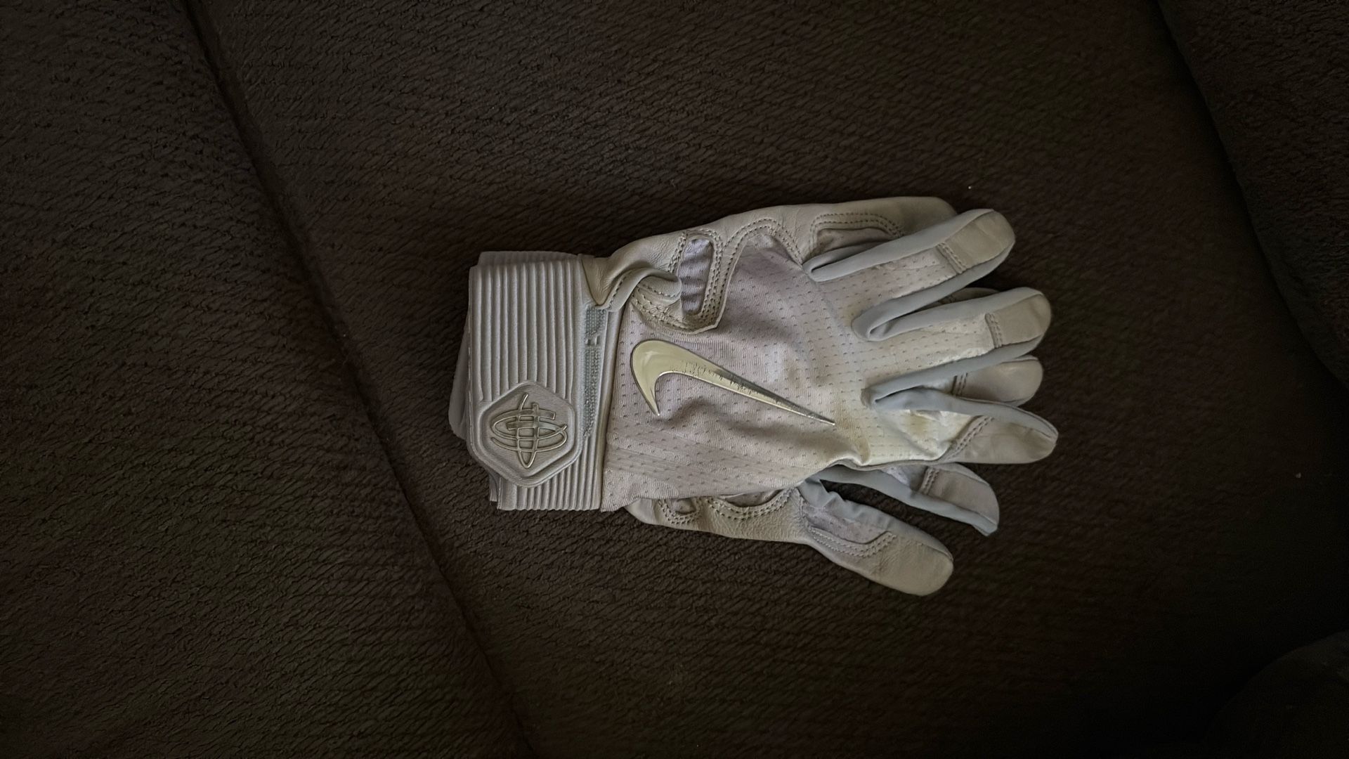 Nike Huarache Elite Leather Batting Gloves
