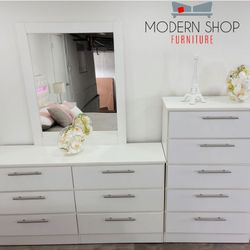 DRESSER WITH MIRROR AND CHEST 