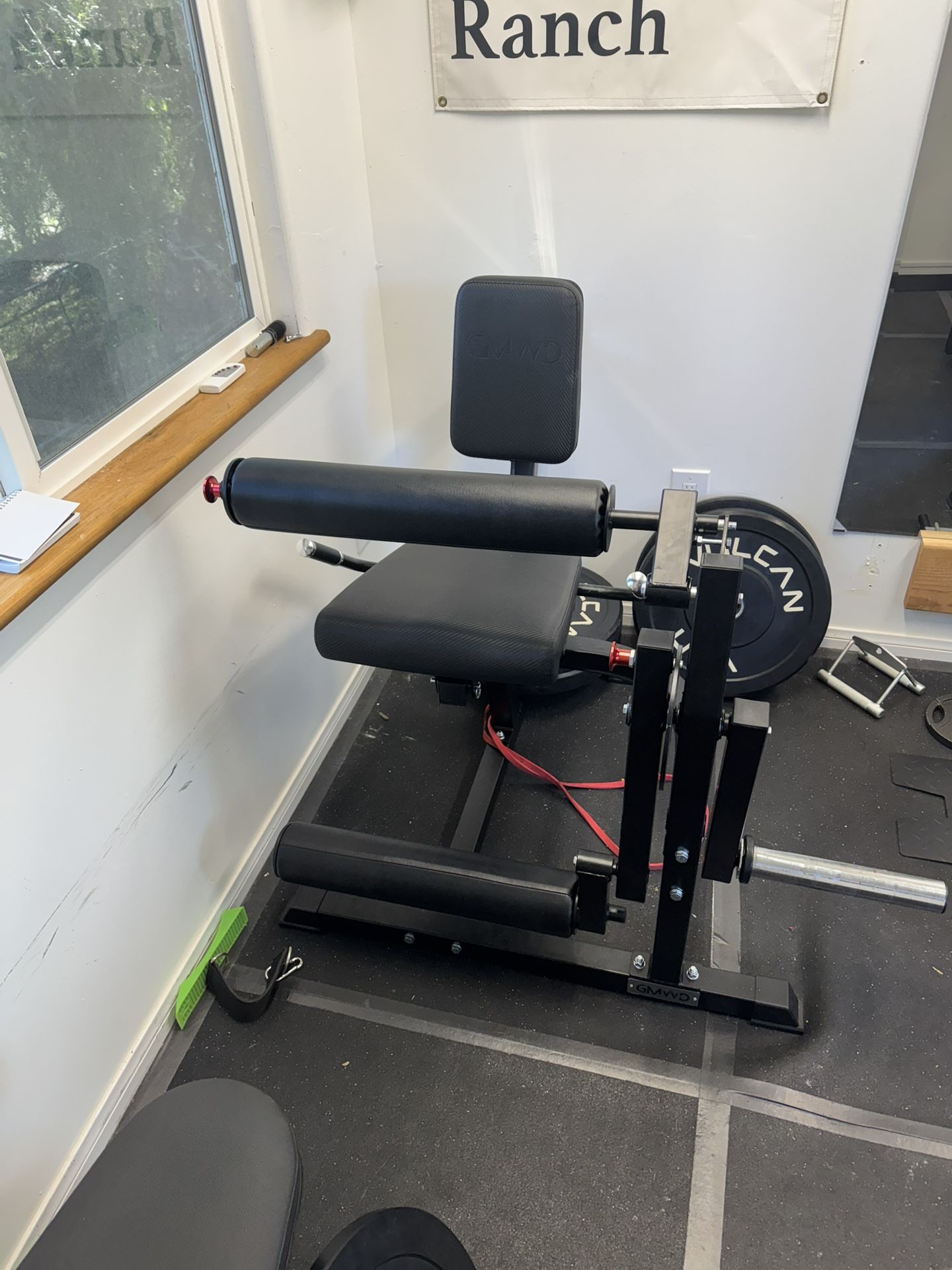 Leg Extension & Curl Machine (Plate-Loaded) – Home Gym