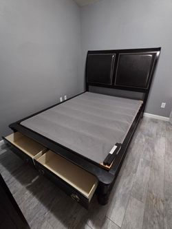 Frame Queen bed