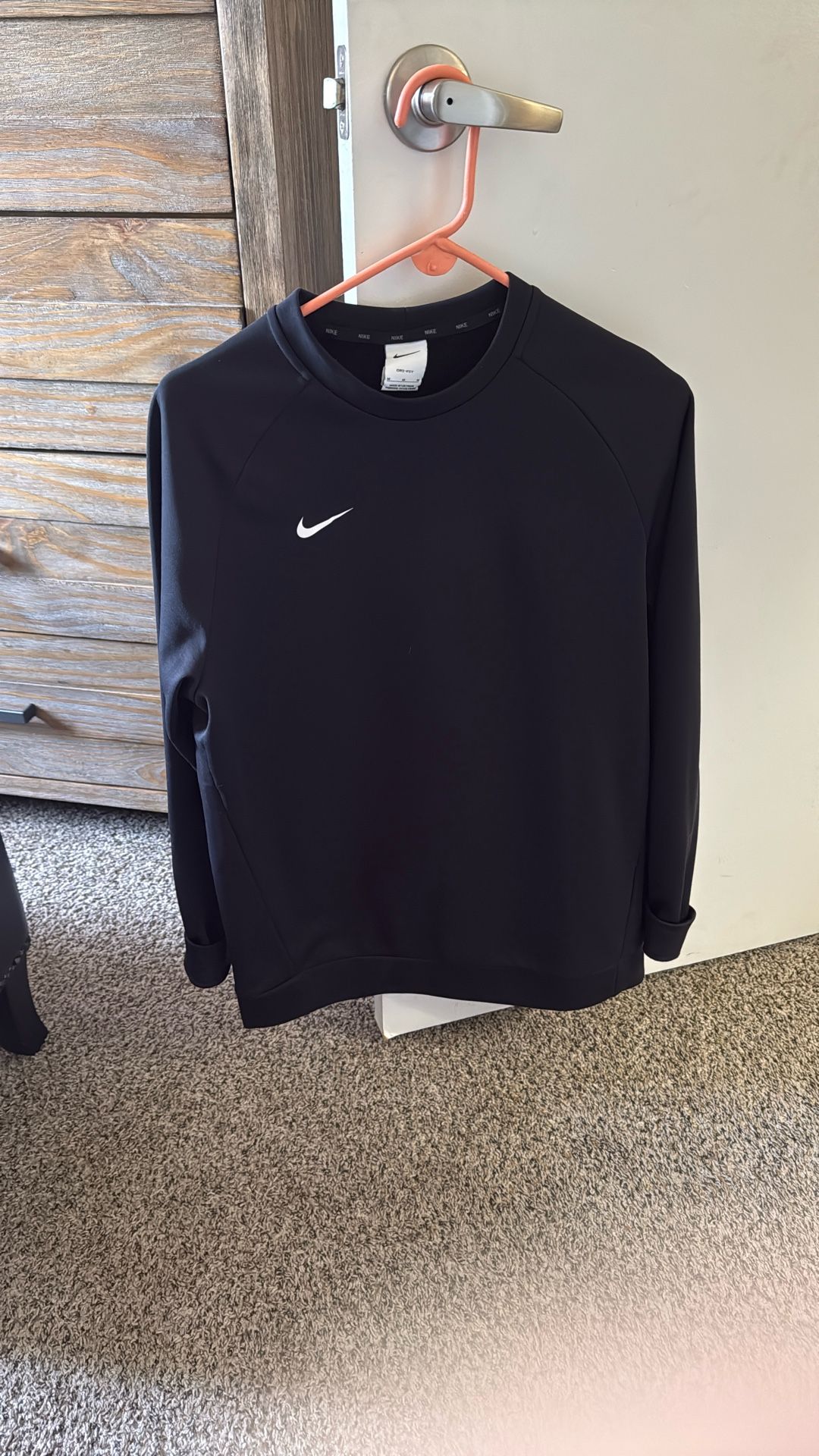 Medium Nike Sweater Shirt