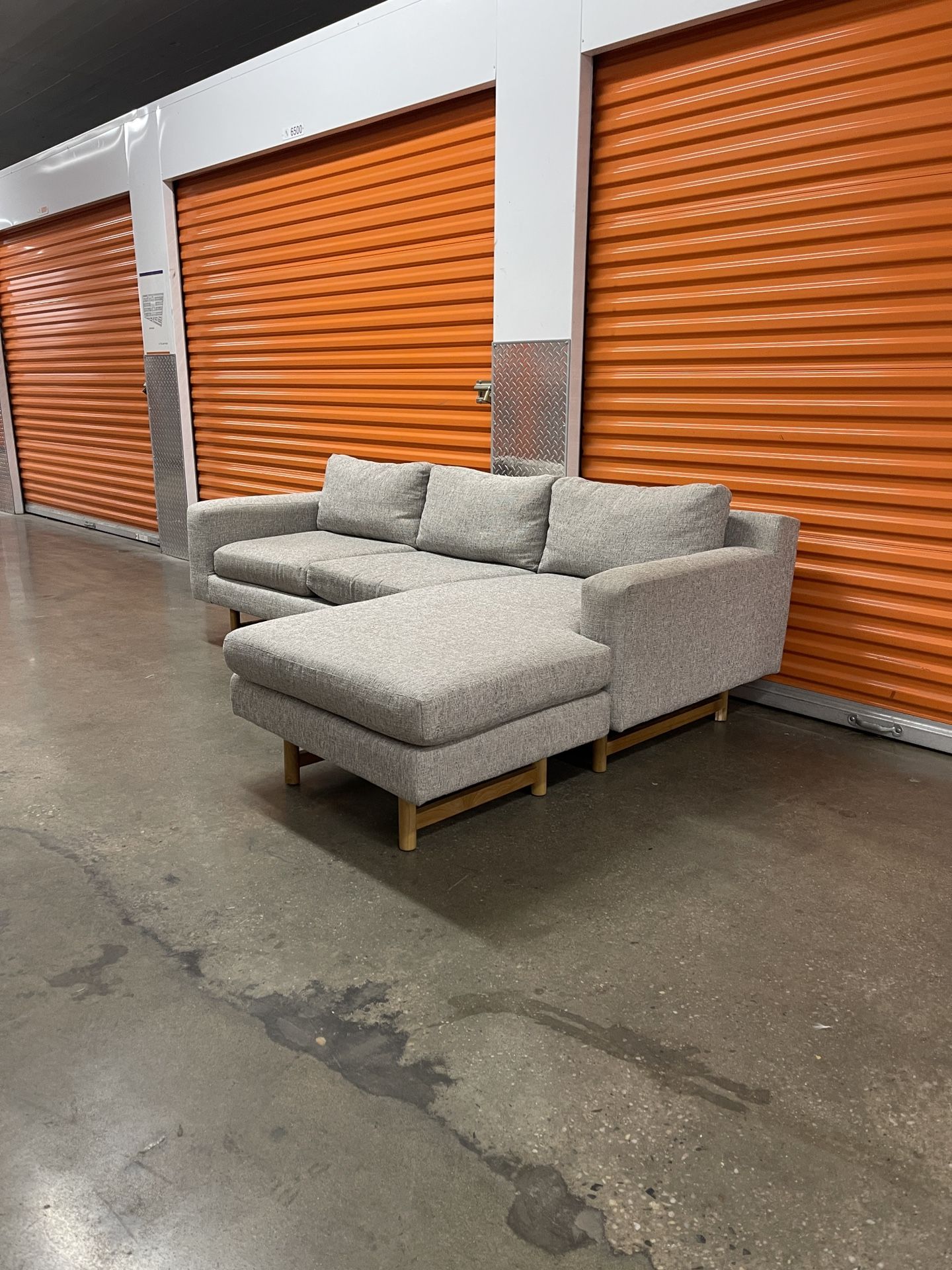 West Elm 90” Eddy Reversible Sectional Sofa Couch | FREE DELIVERY | NYC 🚛