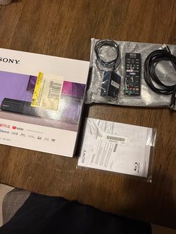 Sony BDP-S6700 Blu-ray Player with Accessories
