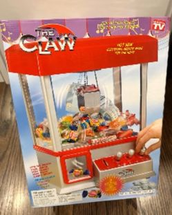 Kids toy claw machine
