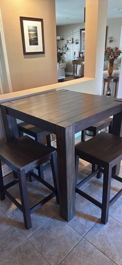 5 Piece Pub Table
