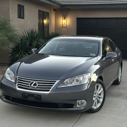2012 LEXUS ES 350 — ONLY 42,000 ORIGINAL MILES