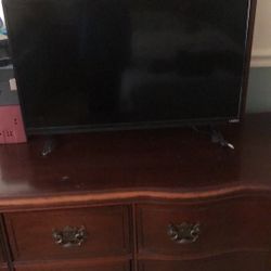 Vizio  Tv  32" Inches(Like New) D32hn-E0