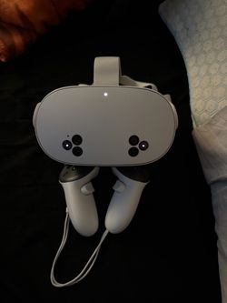 Meta Quest 3S VR Headset with Controllers
