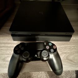 PS4 Slim 
