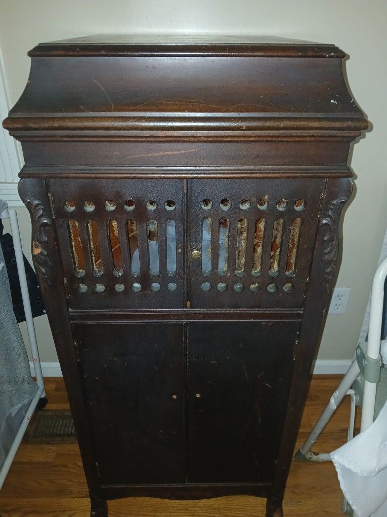Antique World Phonograph Chicago IL #8053 Record Player