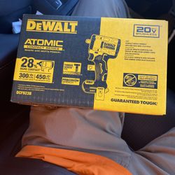 Dewalt ATOMIC 20Vmax XR  3/8 Impact Wrench Multi Speed Setting