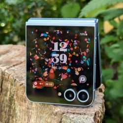 Samsung Galaxy Flip 6 X 