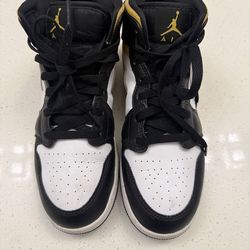 ke Air Jordan 1 Mid Black White Gold GS 7Y 554725-177 Youth Sneakers Clean