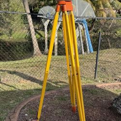 Surveyor Tri-pod Level Legs